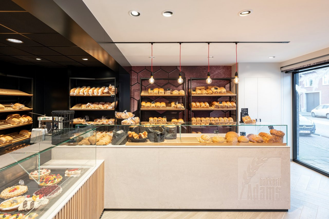 Bakkerij adams ake ideal nordcap bakkerij gebaks vitrine we care for food social media 2 1.1280x0